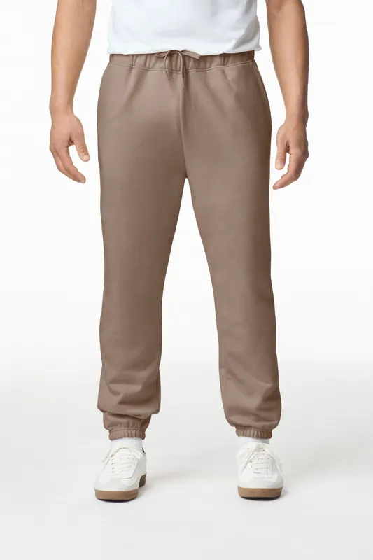 SOFTSTYLE™ MIDWEIGHT ADULT POCKET SWEATPANTS (2/5)